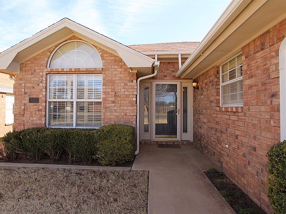 2nd image of 903 Kirby Ave