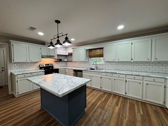 5th image of 154 Lakeway Rd