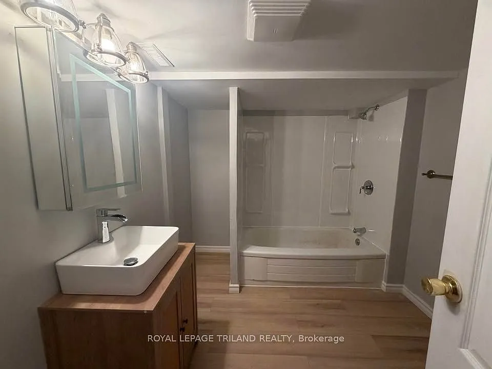 3 bed, $2,395 — Photo 3
