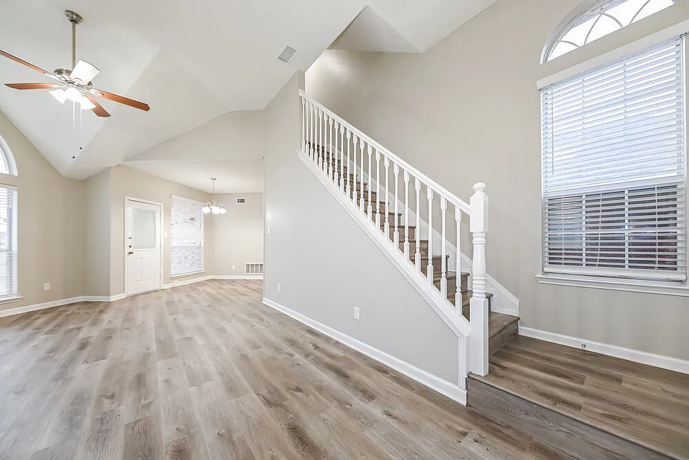 3 bed, 2.5 bath, 1628 sqft, $2,205 — Photo 4