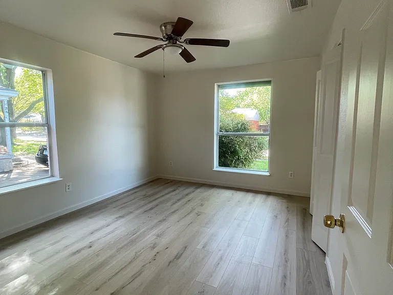 2723 Larry Dr — Photo 7