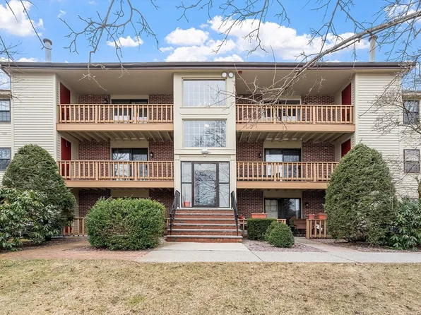 253 Apache Way Unit 253, Tewksbury, MA 01876