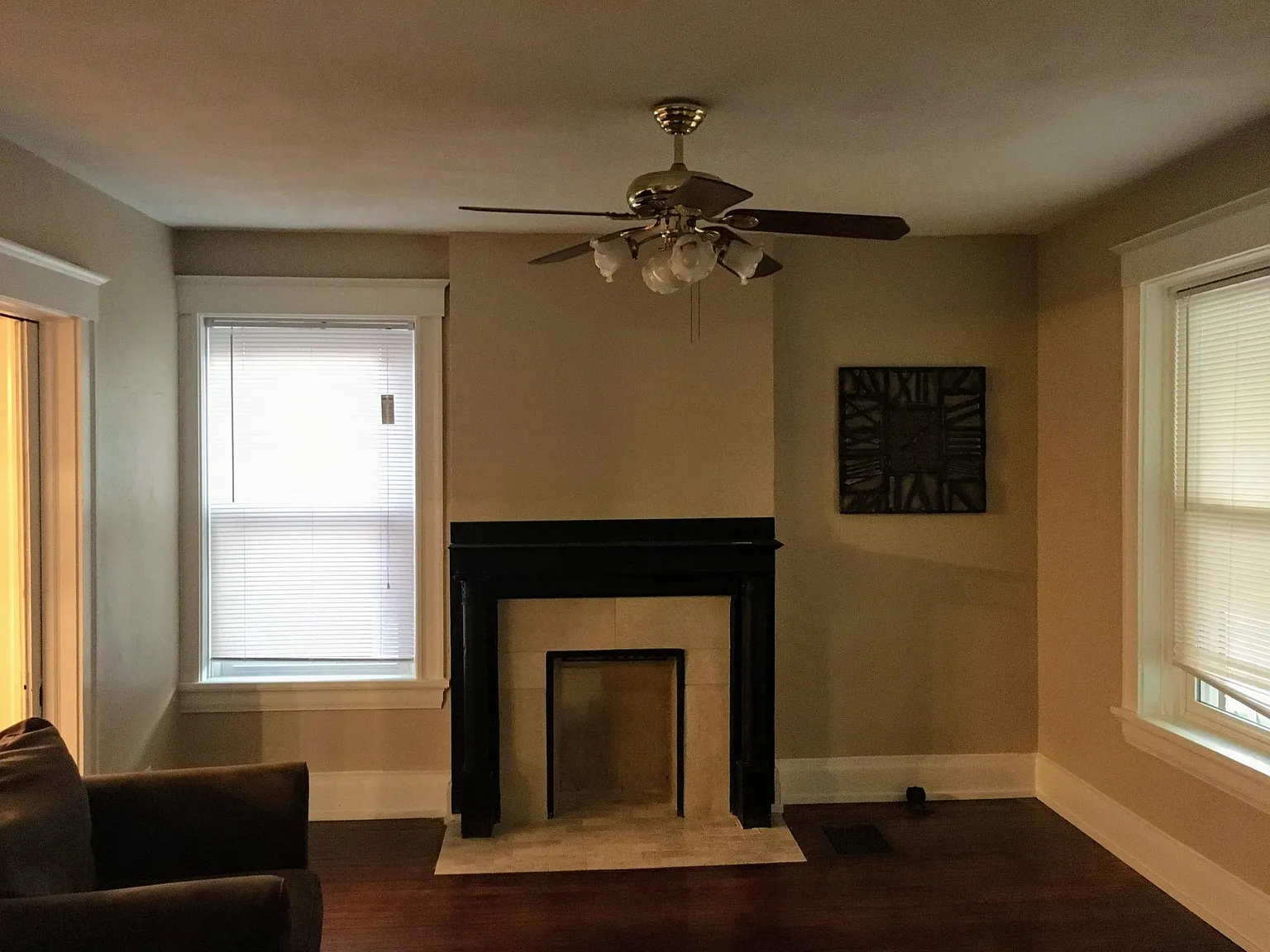 6 bed, 2300 sqft, $3,295 — Photo 2