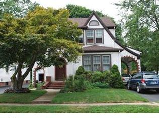 88 Russell St, Hamden, CT 06517