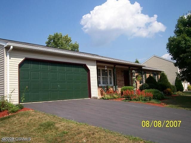 2nd image of 227 Hemlock Ln