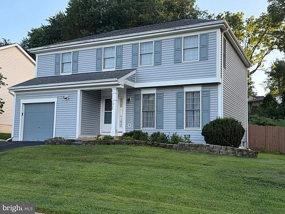 3rd image of 1132 Kingsbury Rd