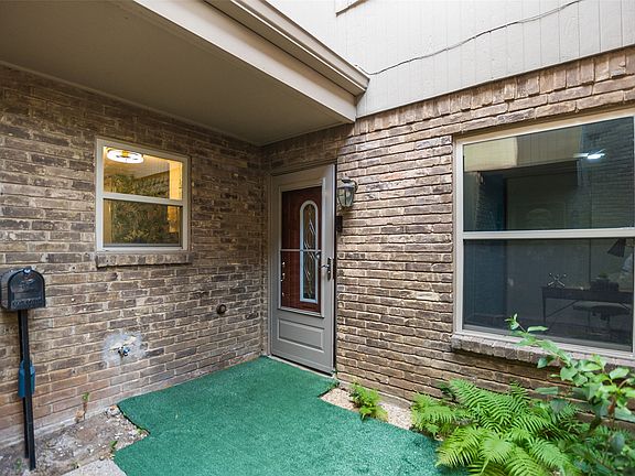 3rd image of 3107 Willowbrook Ct