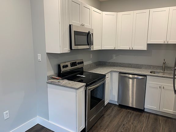 5th image of 11 Washington Pl E #7