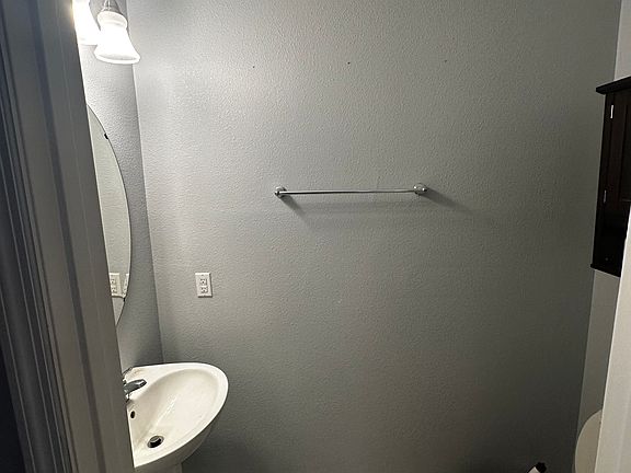 4th image of 1128 Pavia Dr