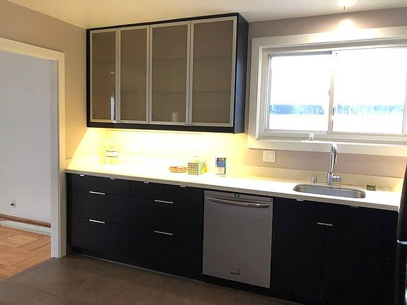 4th image of 150 Palisades Dr