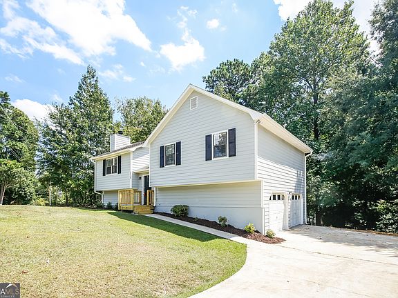 2nd image of 2212 Cedar Creek Ln