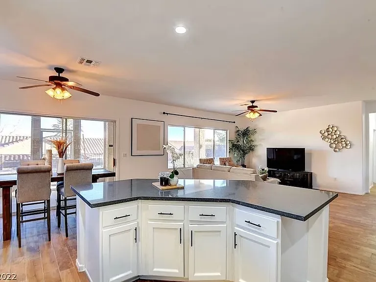 2578 Hayesville Ave — Photo 8