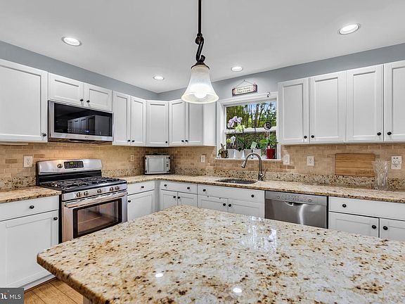 5th image of 2 Tanager Ln