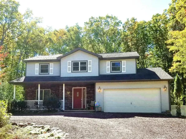 215 Snow Valley Dr, Drums, PA 18222