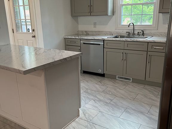 4th image of 7617 Bramblewood Dr