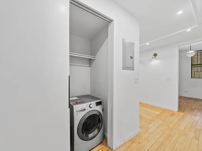 584 Myrtle Ave #1B — Photo 5