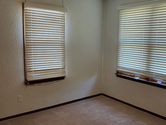 5th image of 4516 SE 19th St