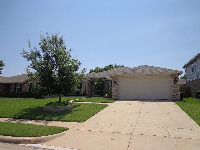 1st image of 104 Queen Annes Dr