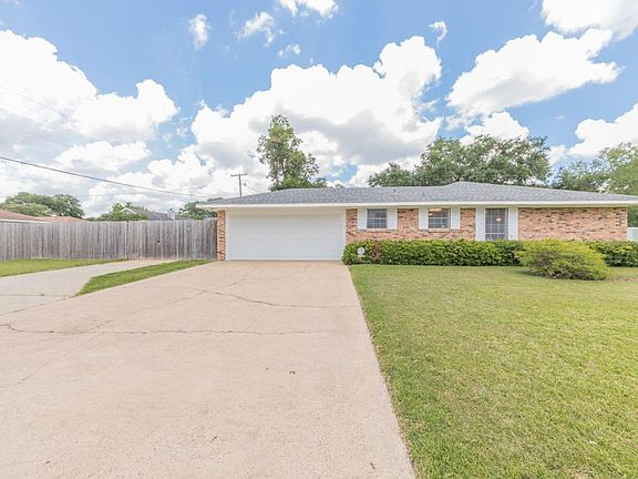 3rd image of 1518 Holly Dr