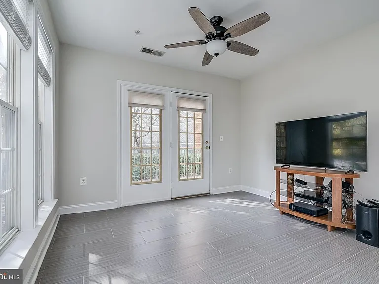 305 Redland Blvd #101 — Photo 37