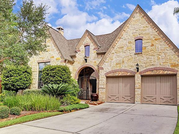 2nd image of 106 E Crystal Canyon Cir