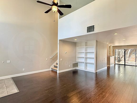 4th image of 3402 Blumie St #B