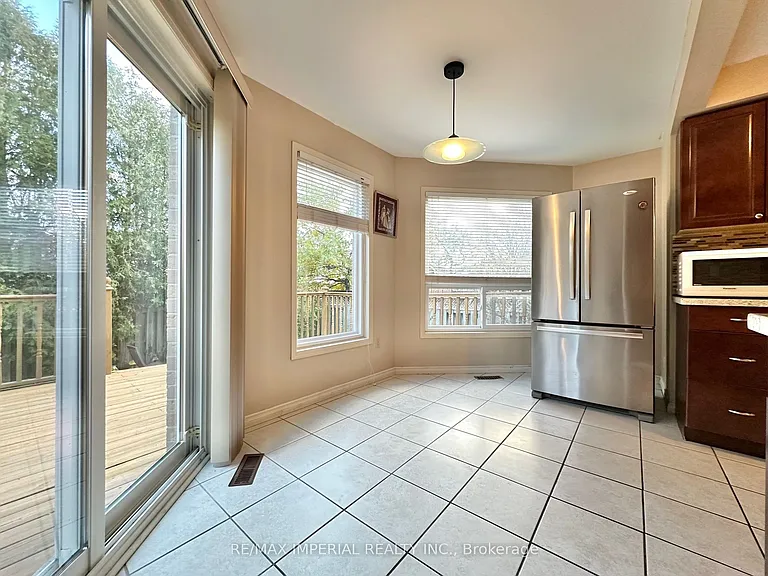 3058 Dalehurst Dr — Photo 12