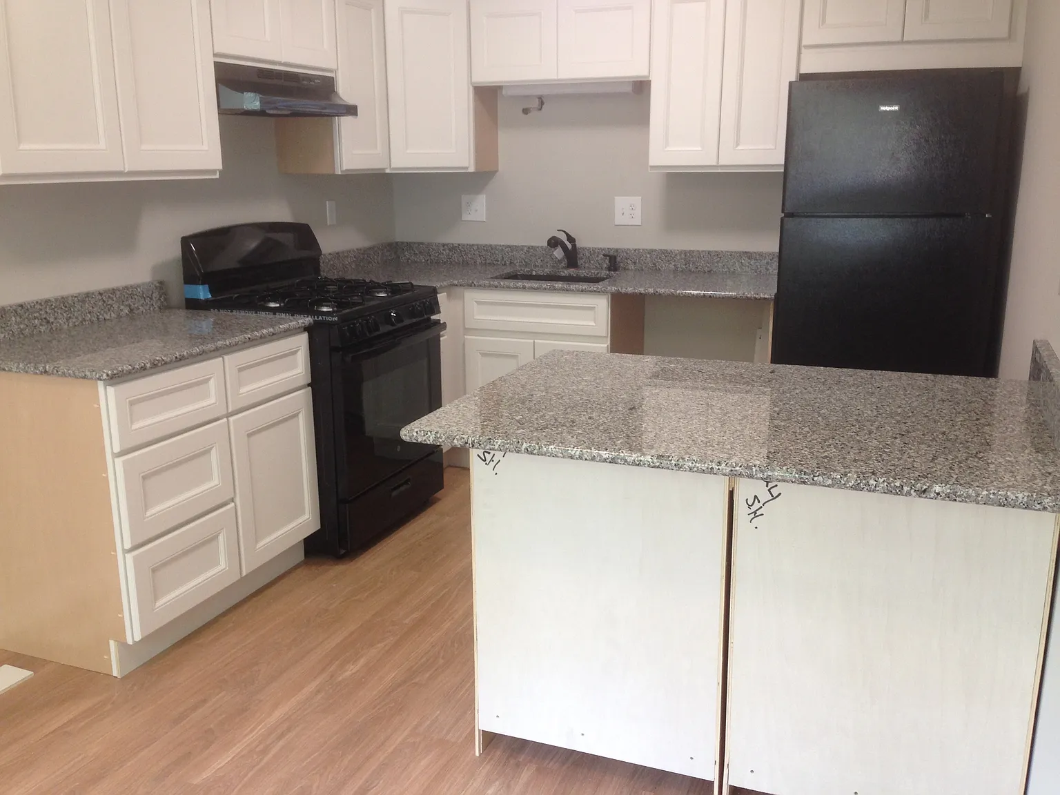 2 bed, 1.5 bath, 1250 sqft, $2,500 — Photo 3