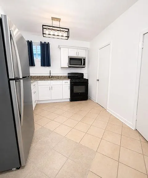 2356 Magazine St #103 — Photo 3