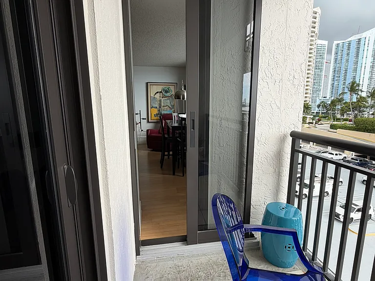 540 Brickell Key Dr #828 — Photo 20