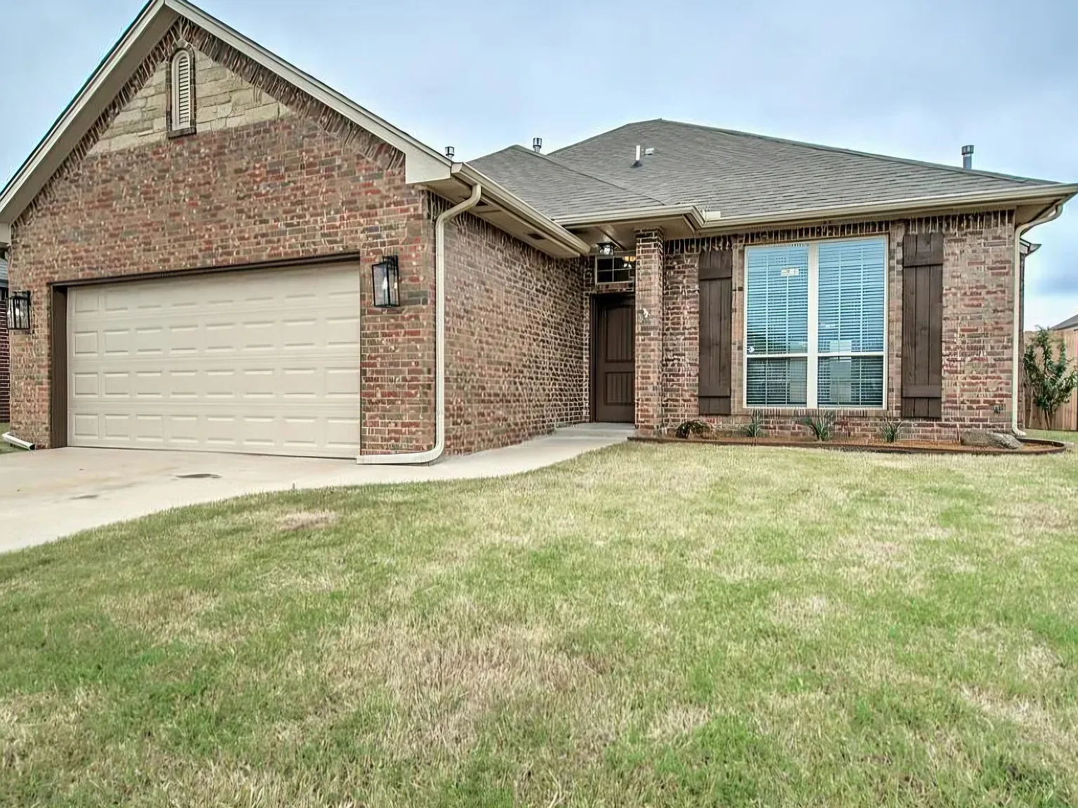 3 bed, 1407 sqft, $1,800 — Photo 3