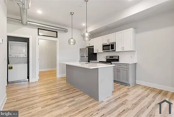 2 bed, $1,895 — Photo 4