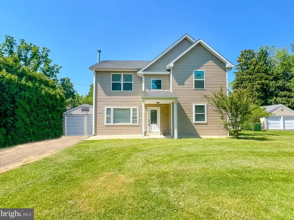215 W Moreland Ave, Hatboro, PA 19040