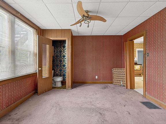 5th image of 3921 Parsons Ave