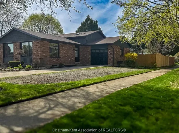 3 Academy Cres, Chatham Kent, ON N7L 4R2