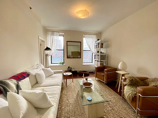 Rented by Compass | media 10