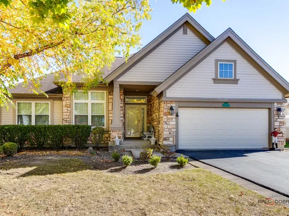 910 Beckett Crossing Dr, Mundelein, IL 60060