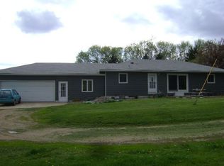 61733 180th St, Walters, MN 56097