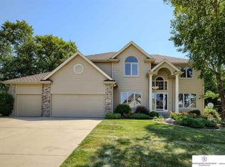 2017 S 183rd Cir, Omaha, NE 68130