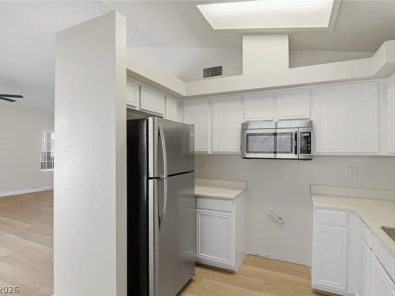 6224 Caprino Ave — Photo 10
