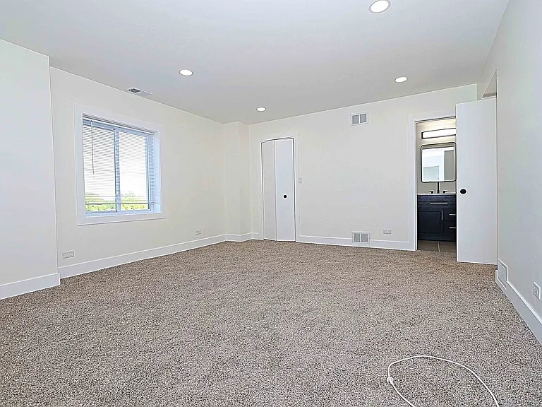 6337 Roosevelt Rd #408 — Photo 14