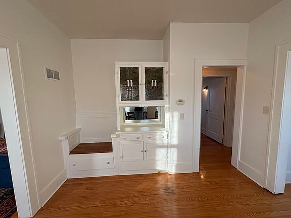 5th image of 721 Washington St