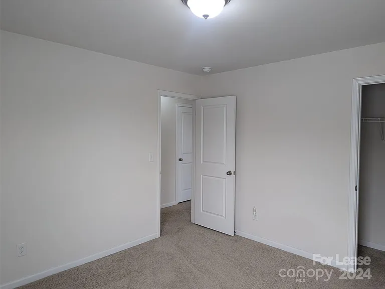 116 Gray Willow St — Photo 3
