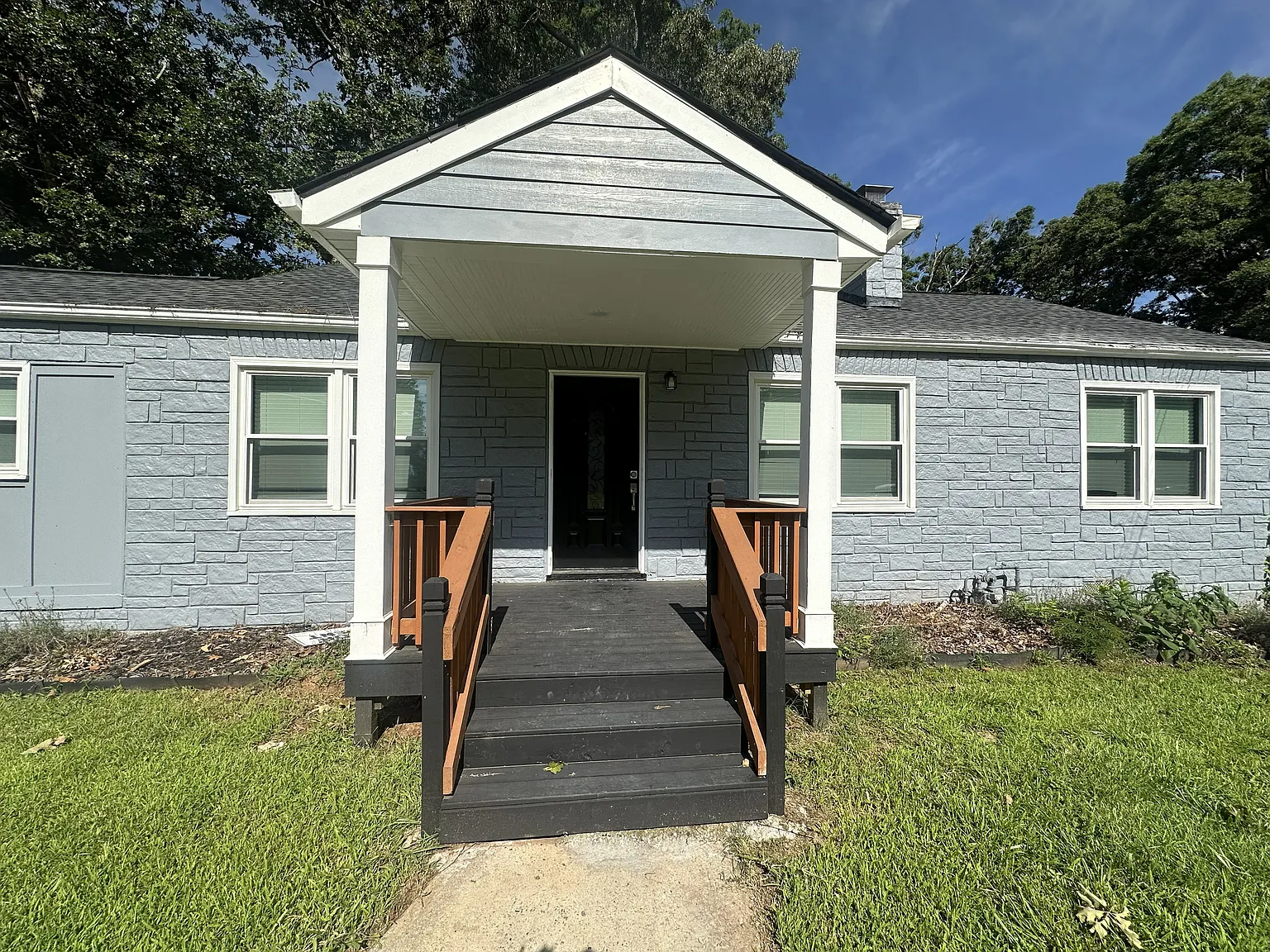 3 bed, 1254 sqft, $2,000 — Photo 3