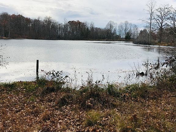 2nd image of 392 Circle Dr