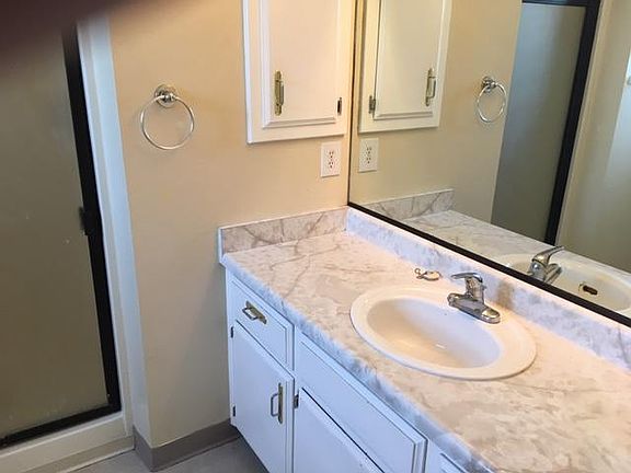 4th image of 4201 Isla Verde St APT A