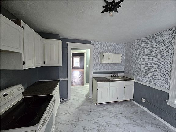 5th image of 388 Genesee St #386