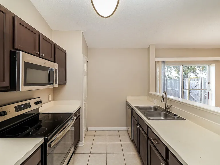 30250 Rattana Ct — Photo 6
