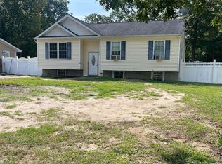 72 Norfleet Ln, Coram, NY 11727