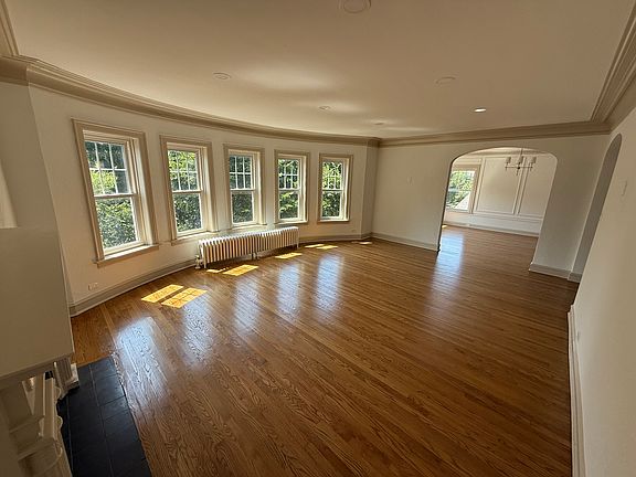 2nd image of 539 Hinman Ave APT G3